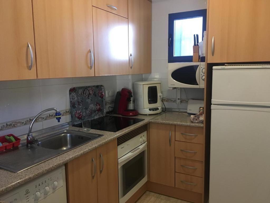 2-Bedroom And Living Room Apartment Near Campoamor Beach Bagian luar foto