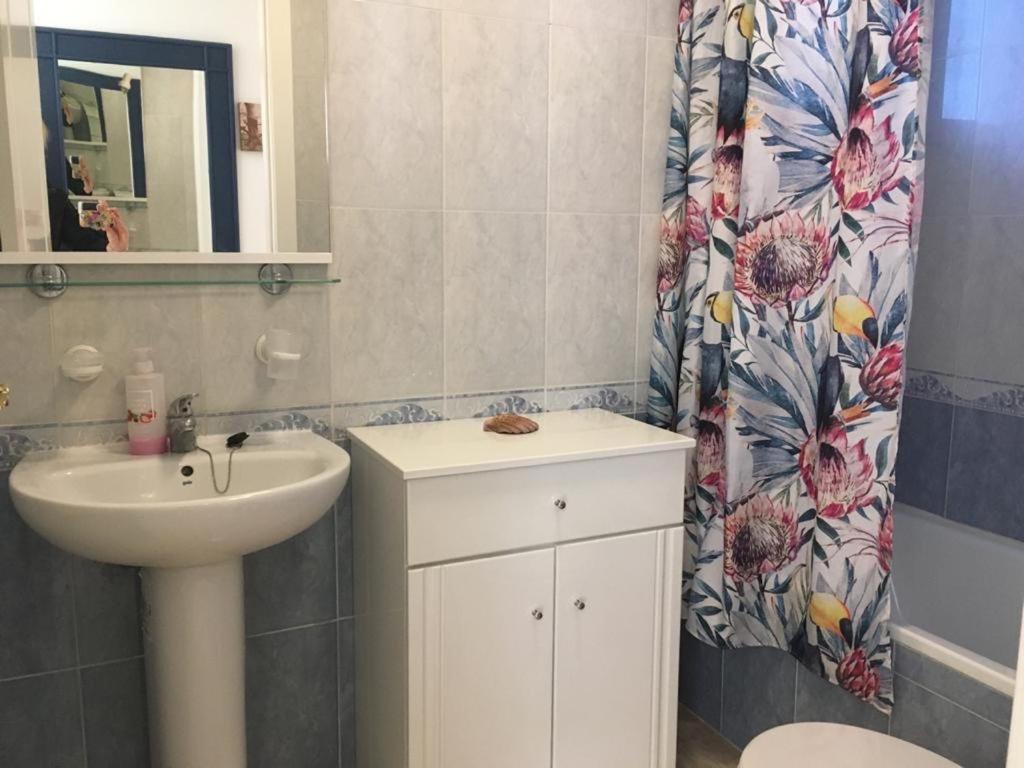 2-Bedroom And Living Room Apartment Near Campoamor Beach Bagian luar foto
