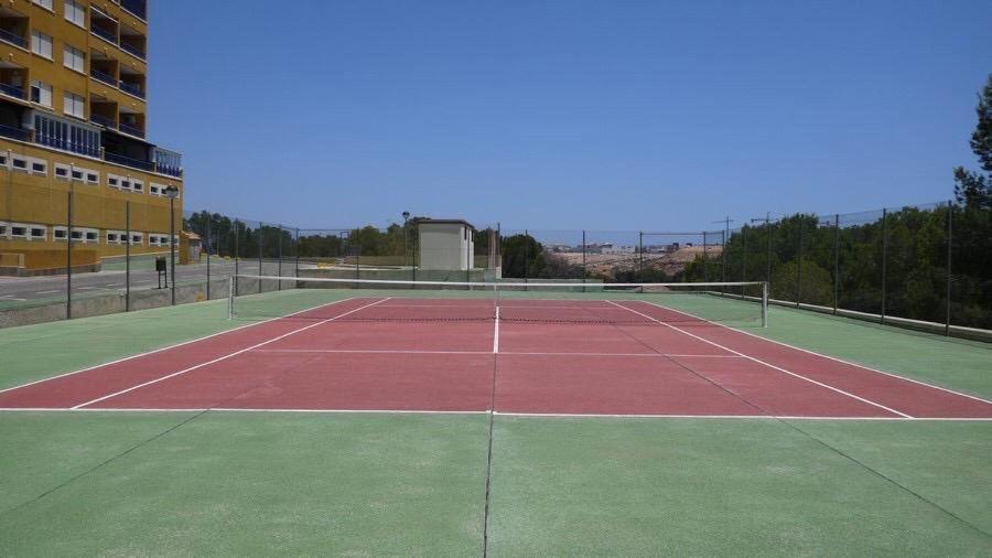 2-Bedroom And Living Room Apartment Near Campoamor Beach Bagian luar foto